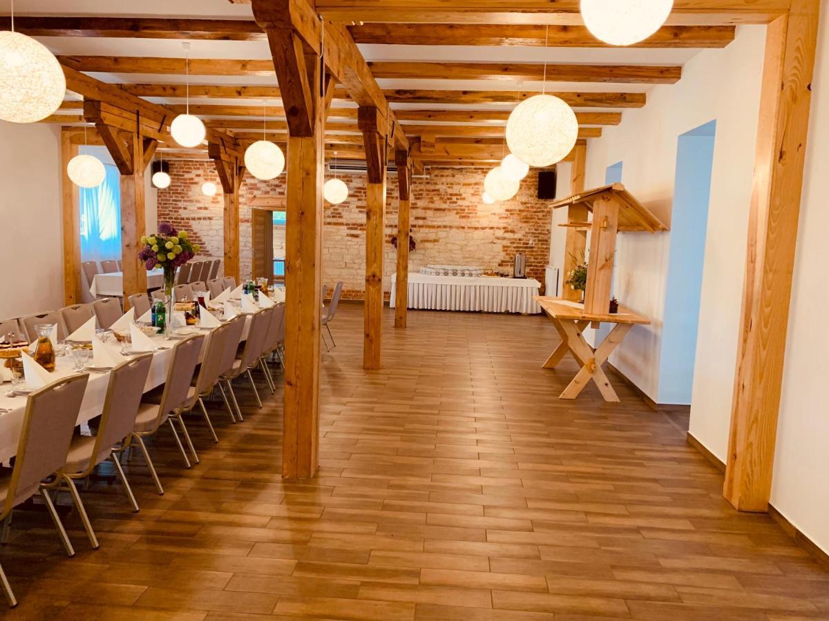 Arka Agroturyska Villa Kosin ภายนอก รูปภาพ